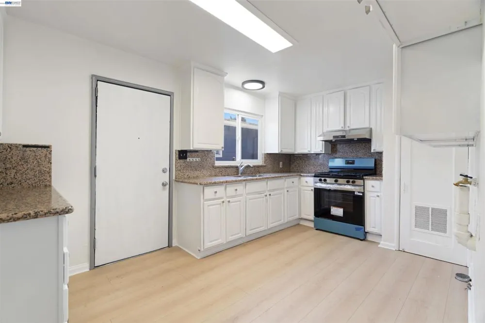 1006 72nd Ave Oakland, CA 94621