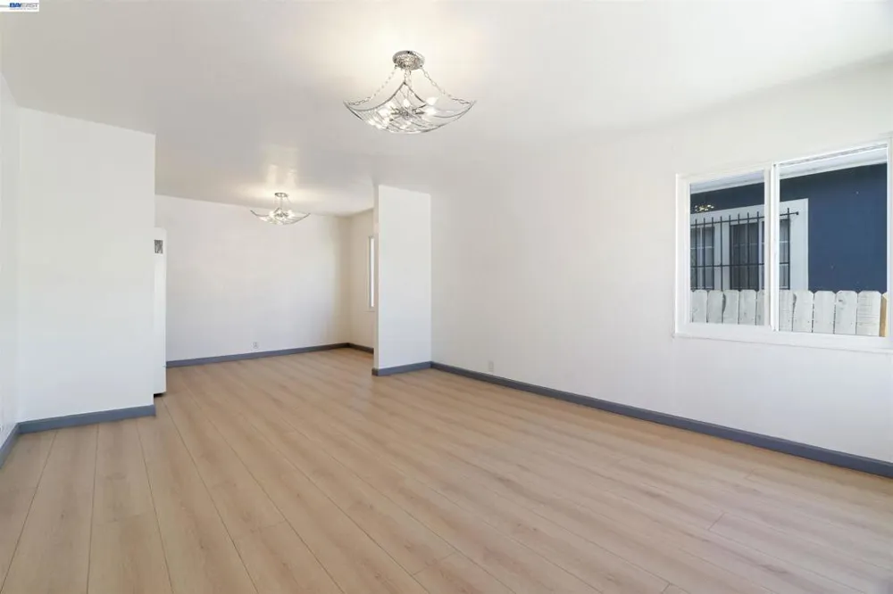 1006 72nd Ave Oakland, CA 94621