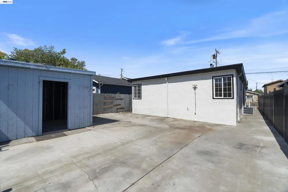1006 72nd Ave Oakland, CA 94621