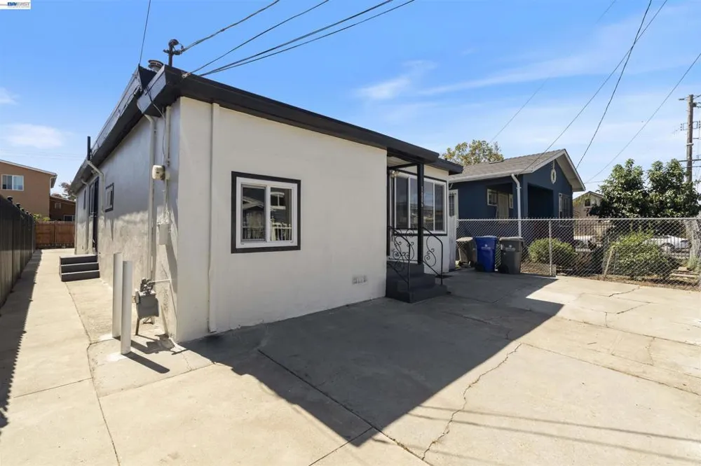 1006 72nd Ave Oakland, CA 94621