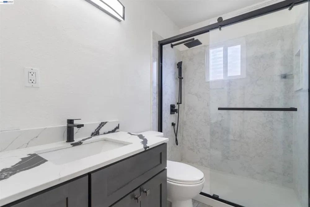 1006 72nd Ave Oakland, CA 94621