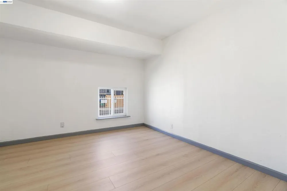 1006 72nd Ave Oakland, CA 94621