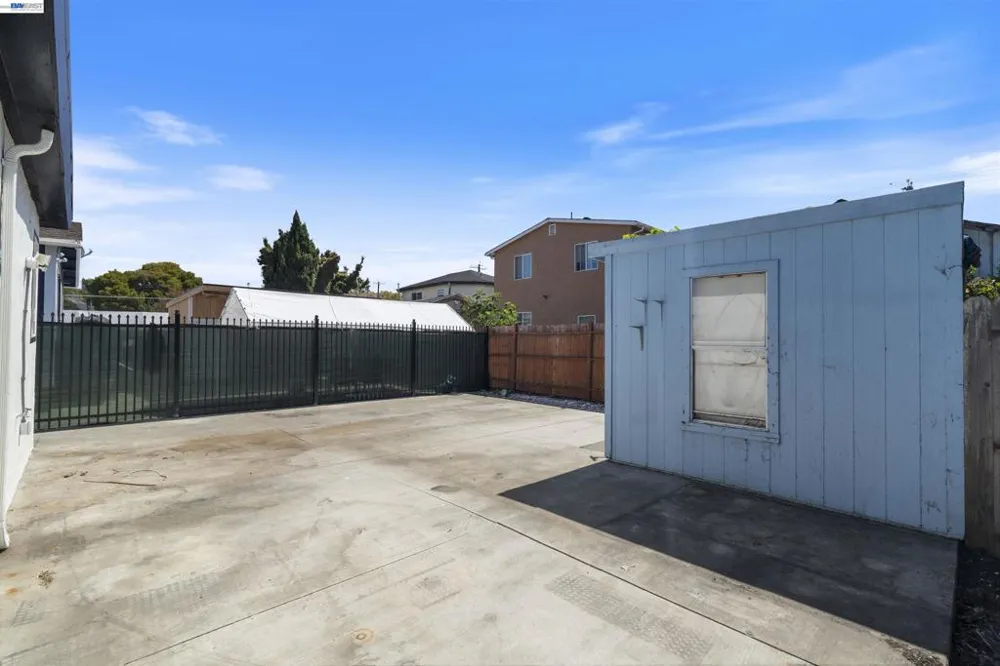 1006 72nd Ave Oakland, CA 94621