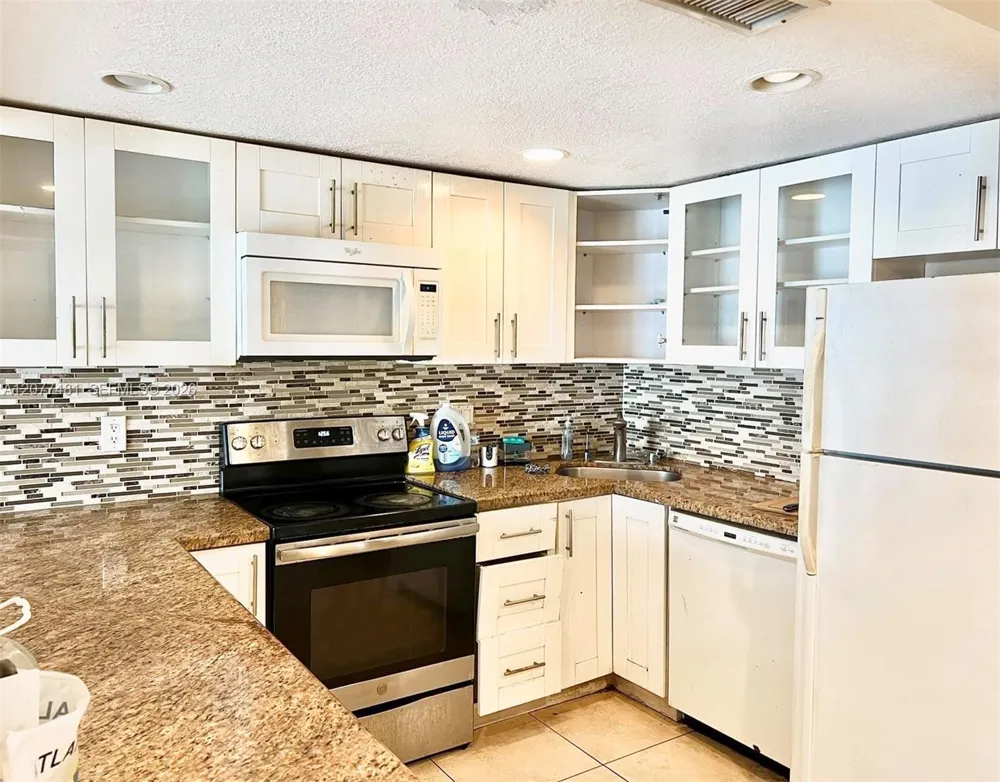 800 SW 104th Ct #A-201 Miami, FL 33174