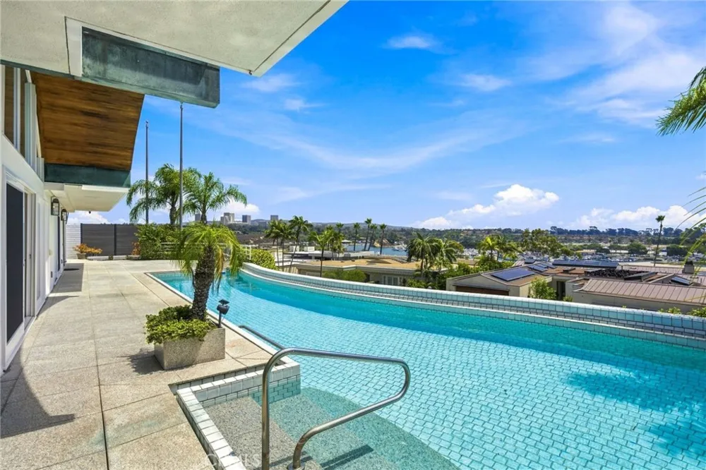 1026 Santiago Drive Newport Beach, CA 92660