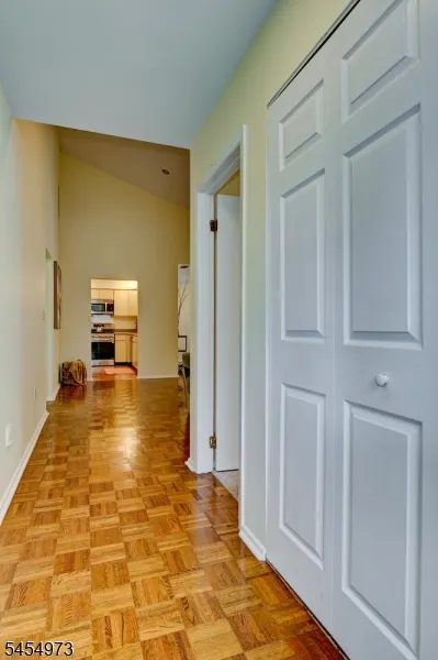 226 Crescenzi Ct West Orange, NJ 07052