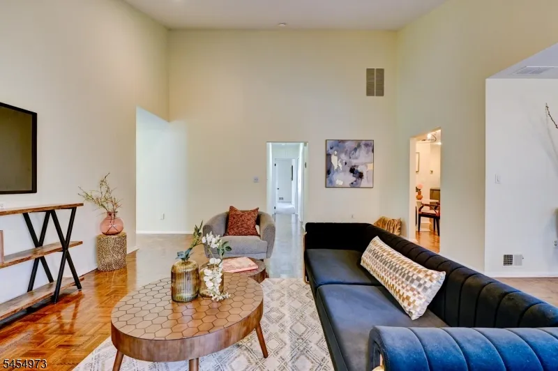 226 Crescenzi Ct West Orange, NJ 07052