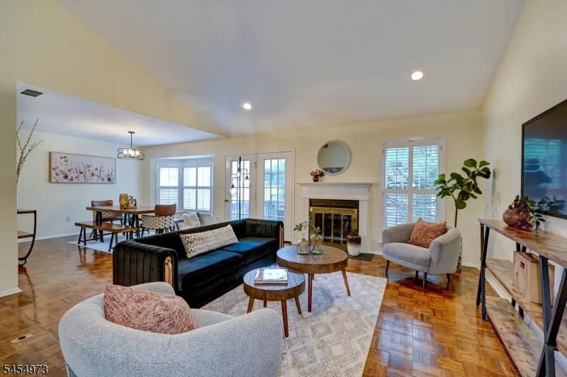 226 Crescenzi Ct West Orange, NJ 07052