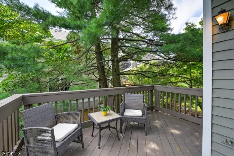 226 Crescenzi Ct West Orange, NJ 07052
