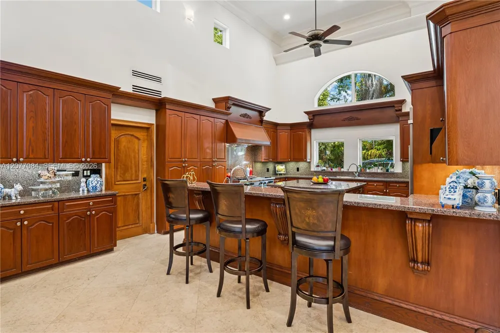6600 SW 111th St Pinecrest, FL 33156