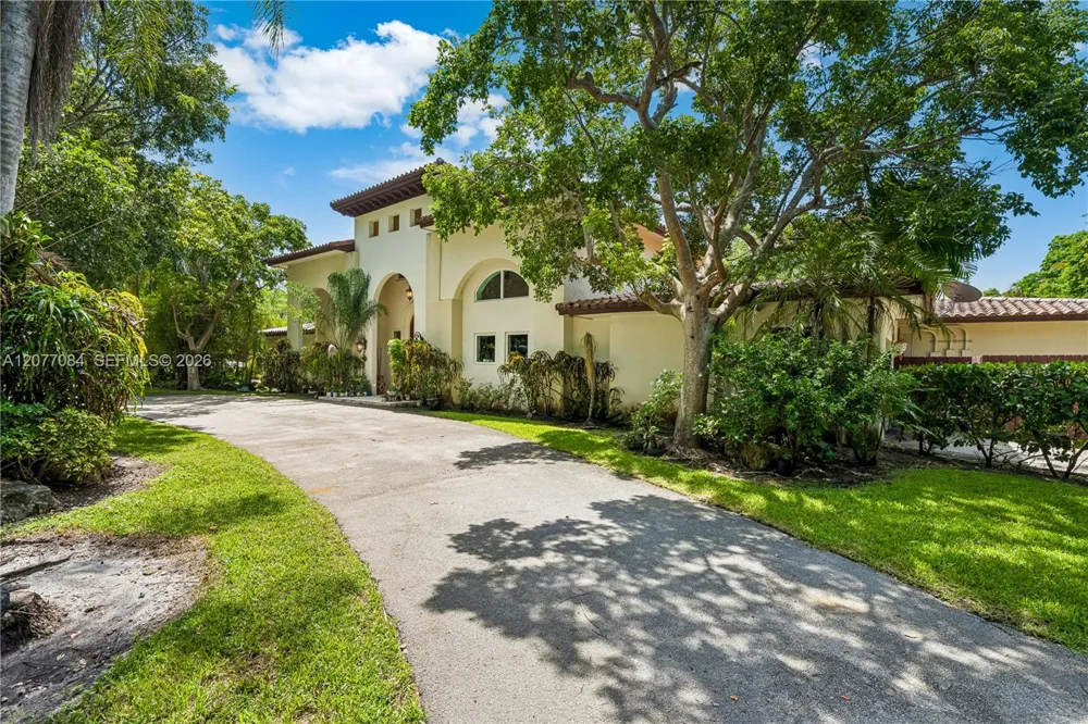 6600 SW 111th St Pinecrest, FL 33156