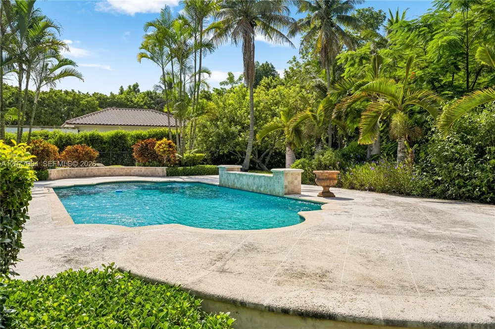 6600 SW 111th St Pinecrest, FL 33156