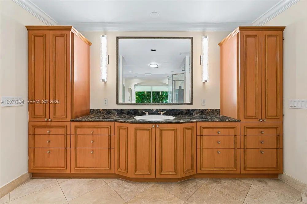 6600 SW 111th St Pinecrest, FL 33156