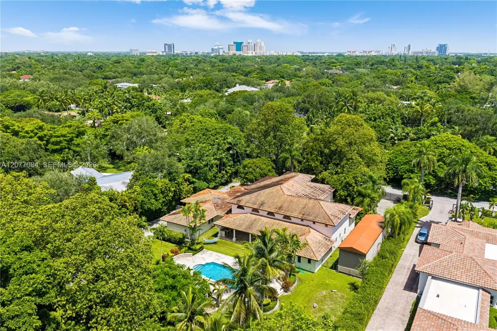 6600 SW 111th St Pinecrest, FL 33156