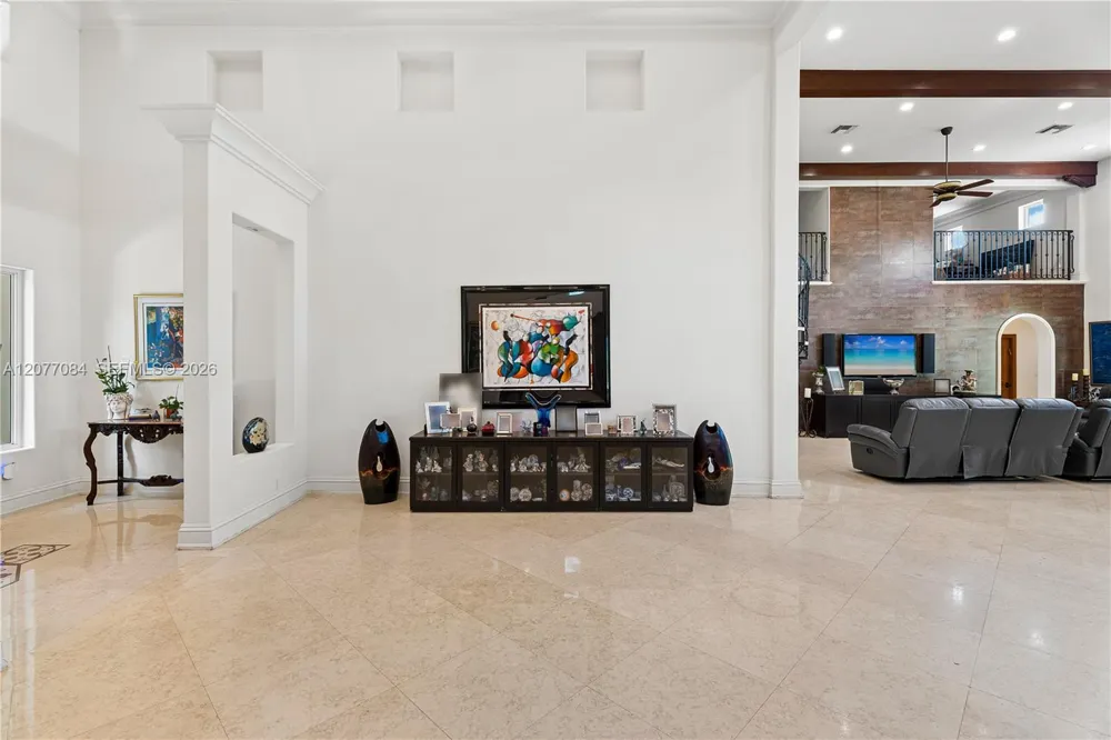 6600 SW 111th St Pinecrest, FL 33156