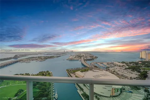 900 Biscayne Blvd #5001