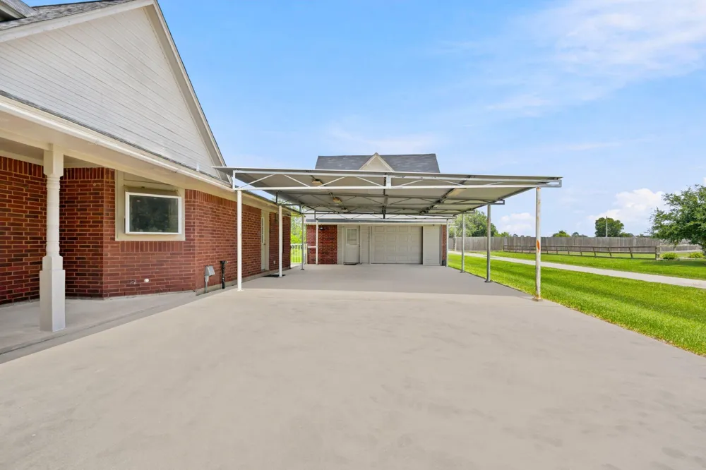 2203 Shouse Road Santa Fe, TX 77510