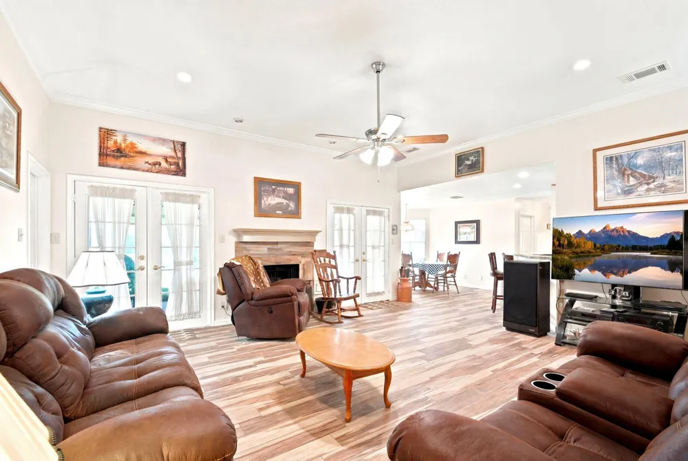 2203 Shouse Road Santa Fe, TX 77510
