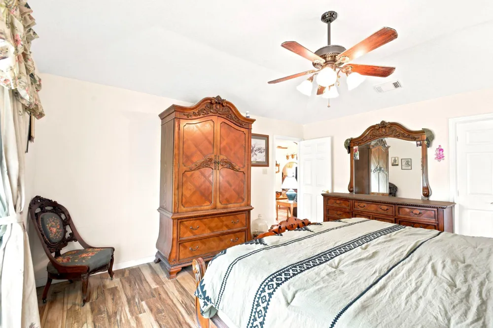 2203 Shouse Road Santa Fe, TX 77510