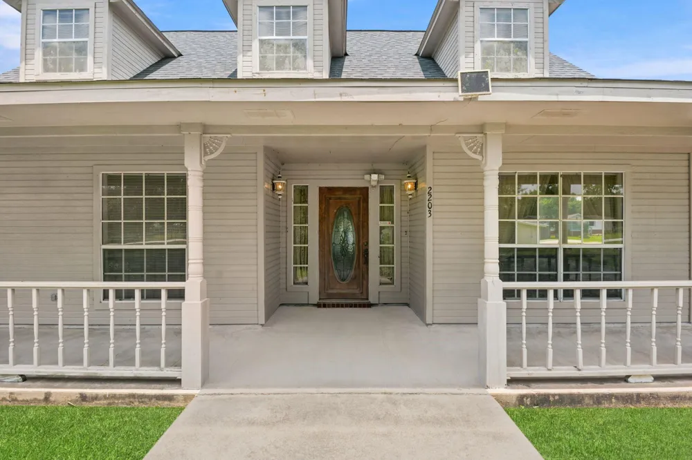 2203 Shouse Road Santa Fe, TX 77510