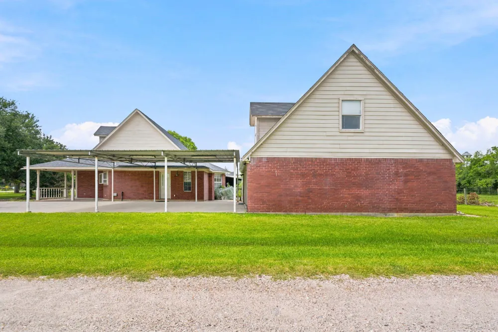 2203 Shouse Road Santa Fe, TX 77510