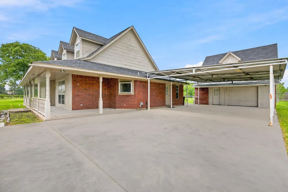 2203 Shouse Road Santa Fe, TX 77510