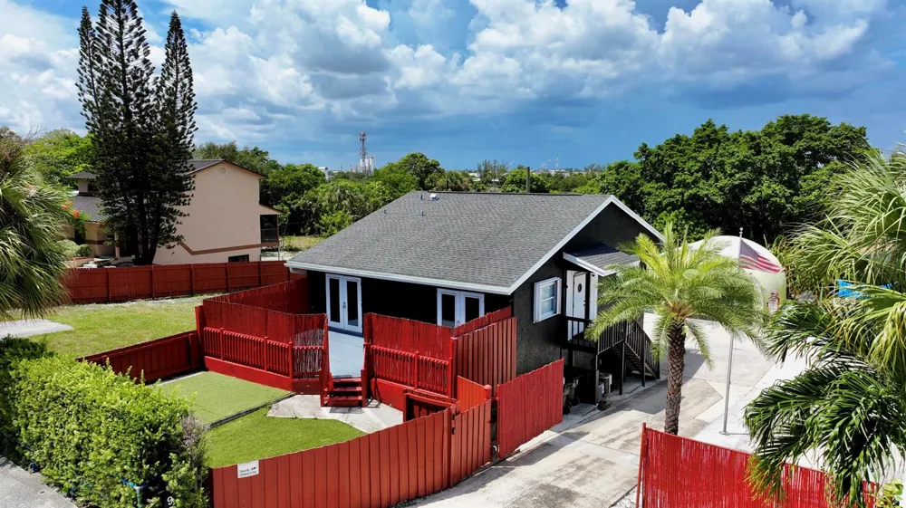 907 A STREET 