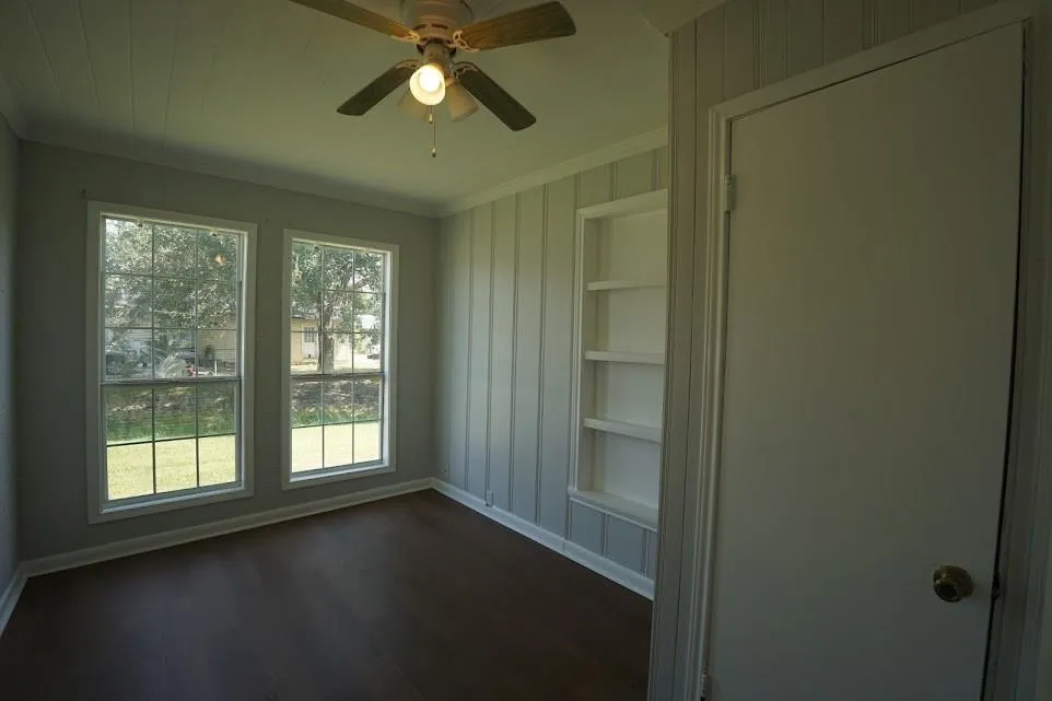 306 Center Way Street Lake Jackson, TX 77566