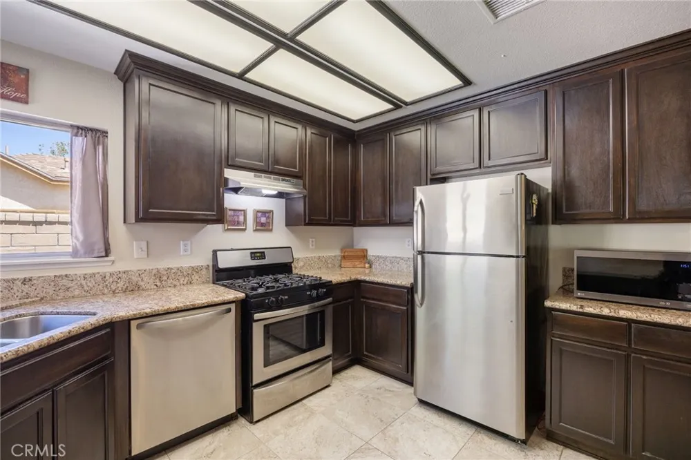 43039 Cromley Court Lancaster, CA 93534