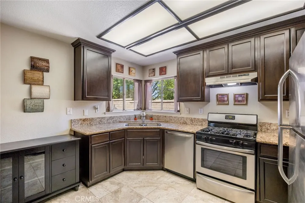 43039 Cromley Court Lancaster, CA 93534
