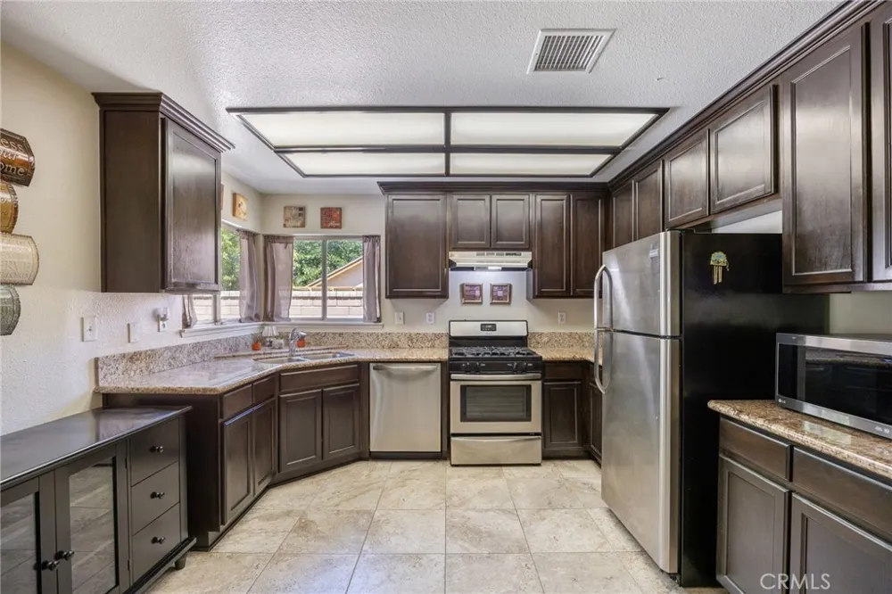 43039 Cromley Court Lancaster, CA 93534