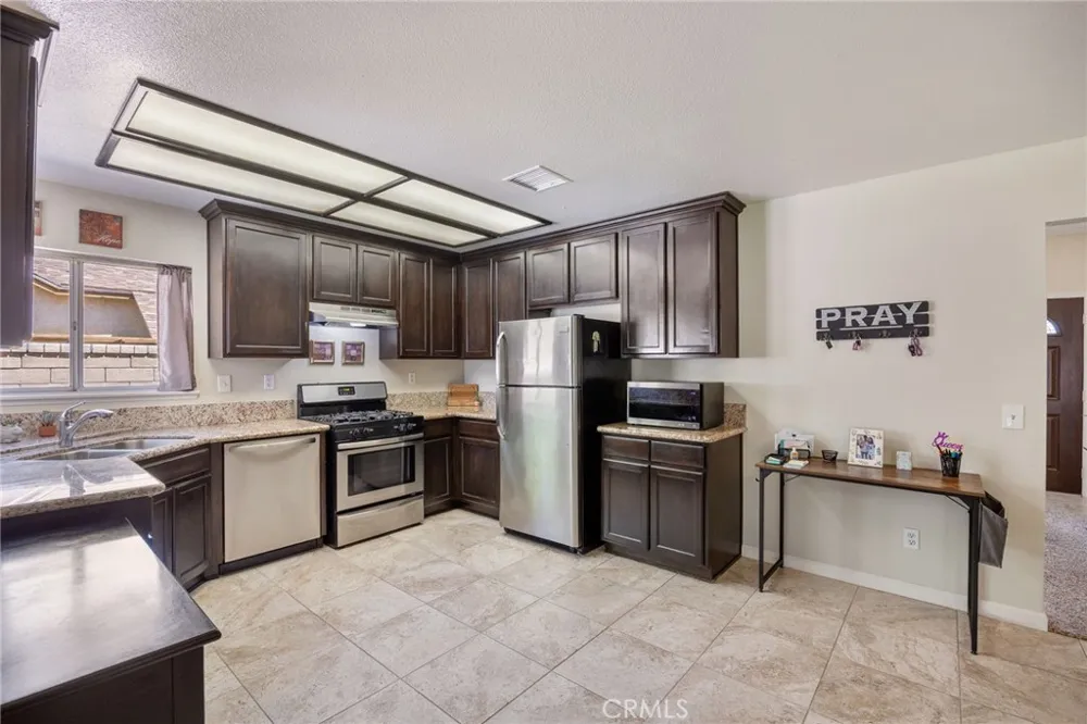 43039 Cromley Court Lancaster, CA 93534