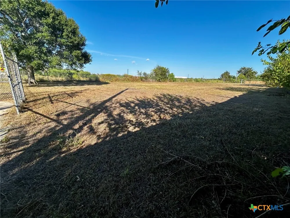 2205 Salem Road Victoria, TX 77904