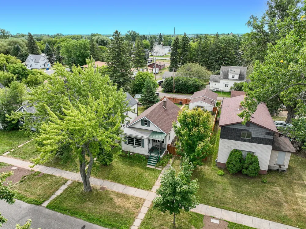 718 Broadway Street Superior, WI 54880