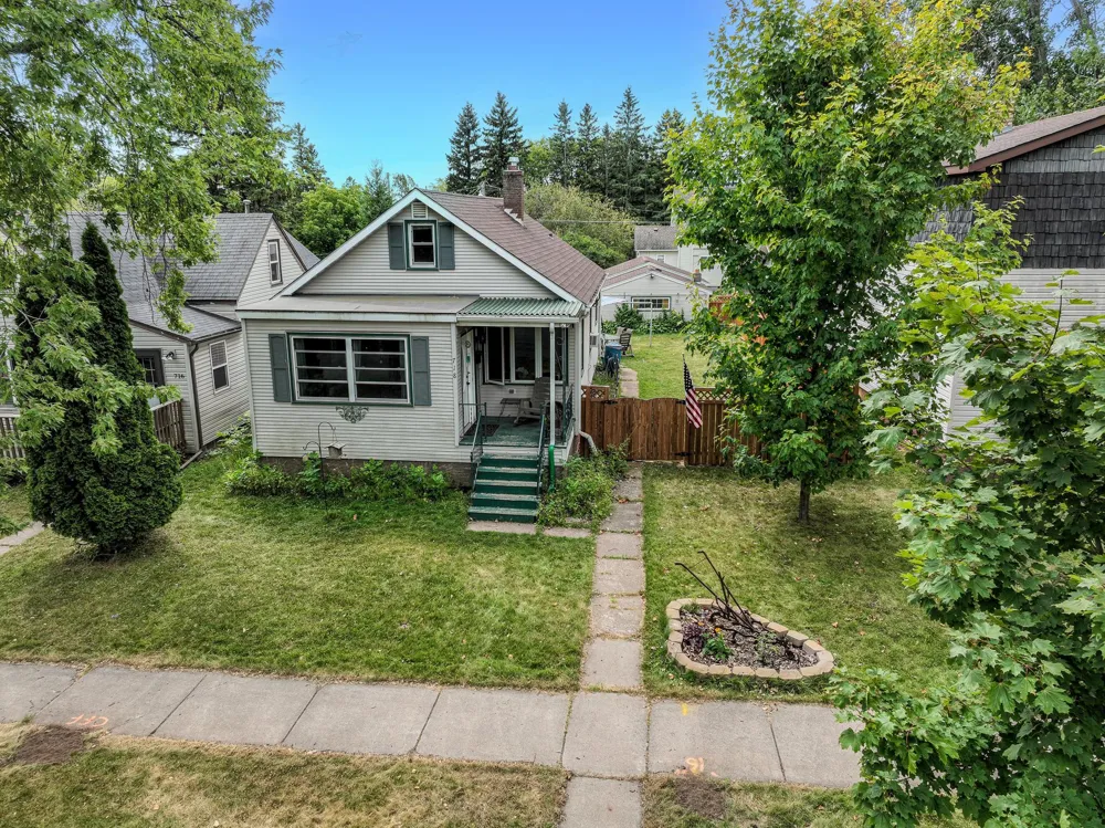 718 Broadway Street Superior, WI 54880