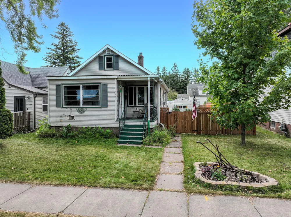 718 Broadway Street Superior, WI 54880