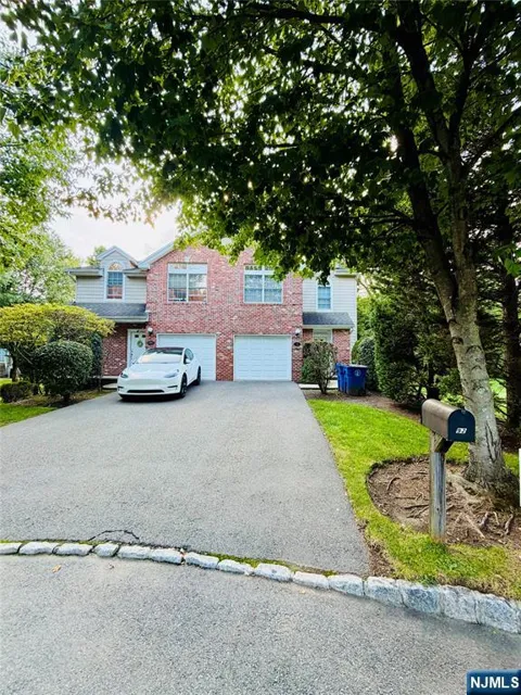 92 Hickory Court