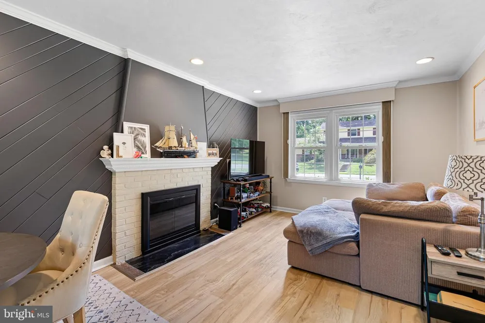 805 ROCK LANE Newark, DE 19713