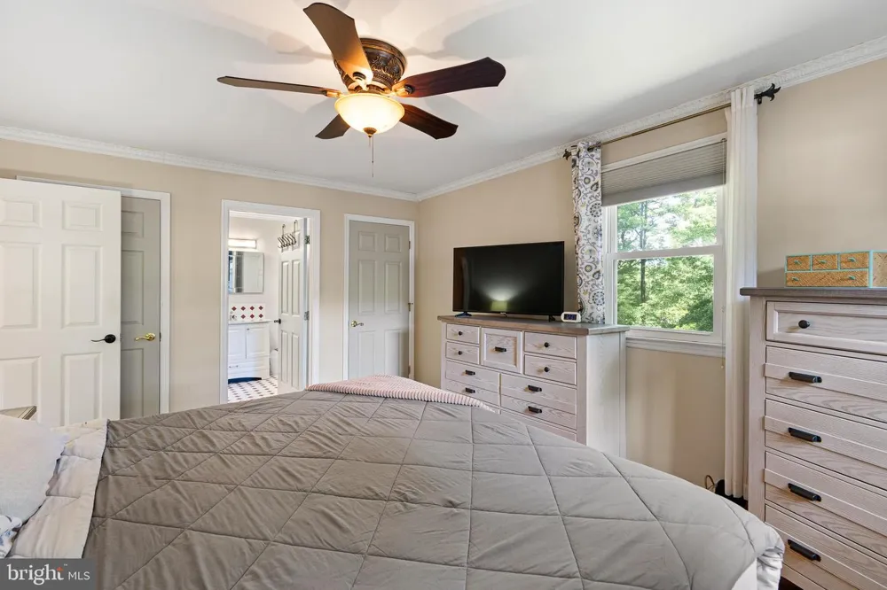 805 ROCK LANE Newark, DE 19713