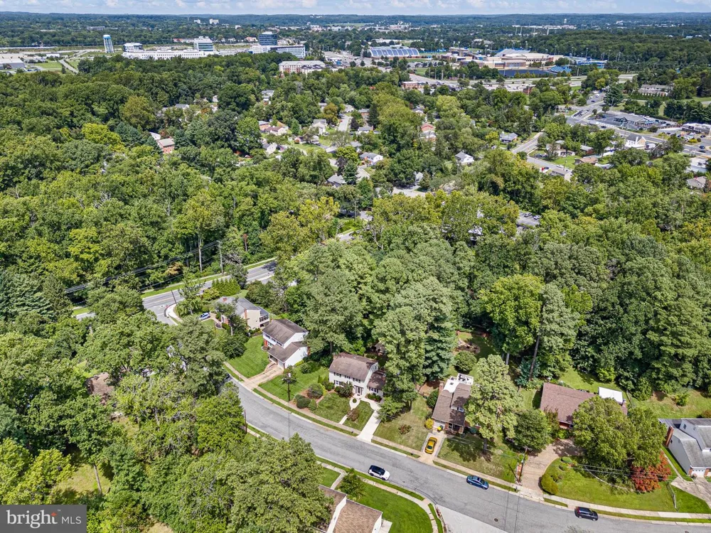 805 ROCK LANE Newark, DE 19713