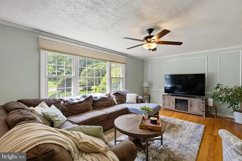 805 ROCK LANE Newark, DE 19713