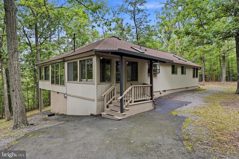 22 LISKEY LANE Hedgesville, WV 25427