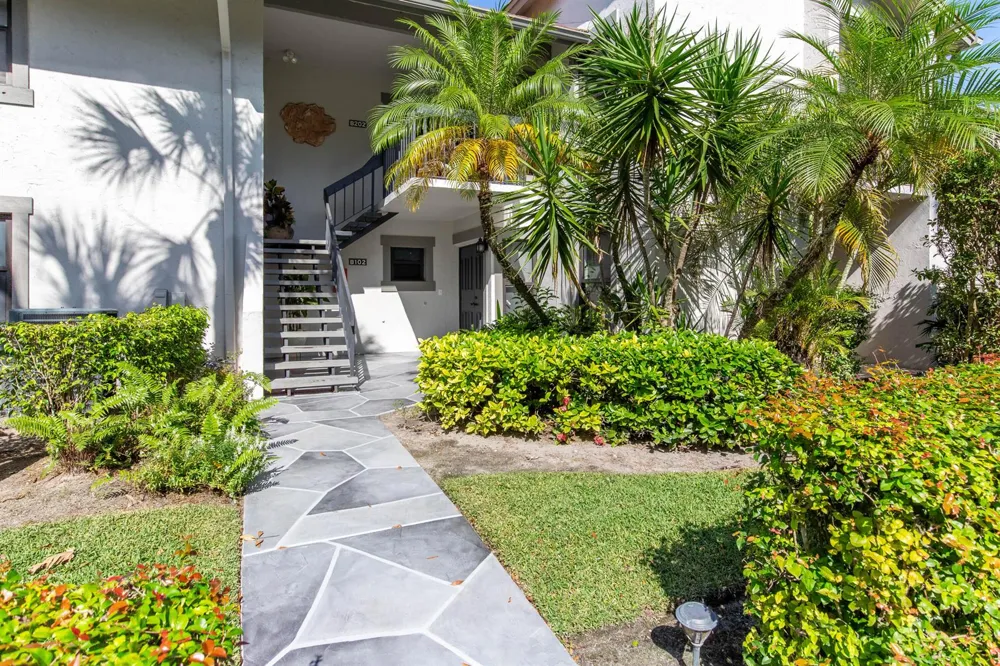 11267 Pond View B102 Drive #B102 Wellington, FL 33414