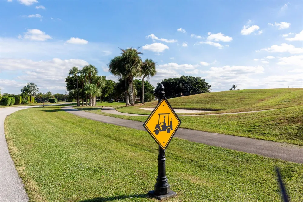 11267 Pond View B102 Drive #B102 Wellington, FL 33414