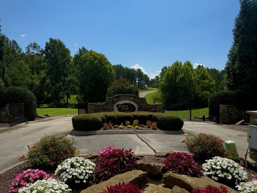1 Serenity Dr Harriman, TN 37748