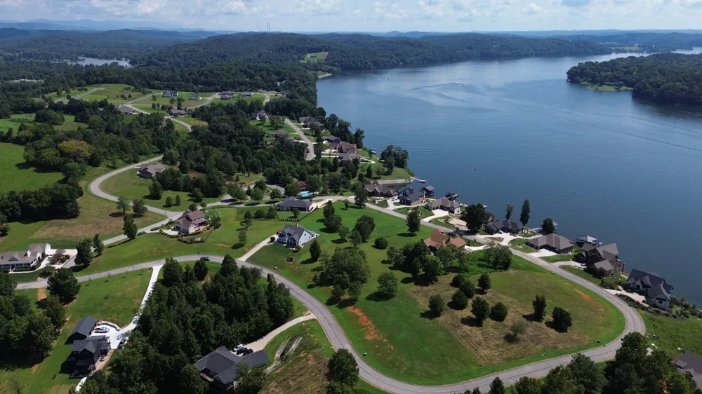 1 Serenity Dr Harriman, TN 37748
