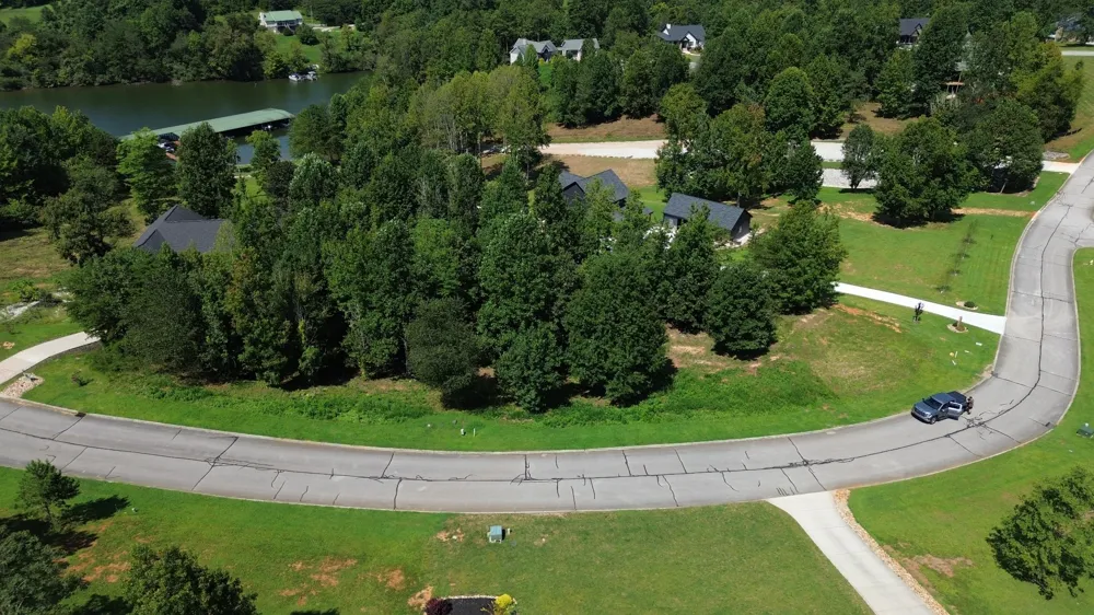 1 Serenity Dr Harriman, TN 37748