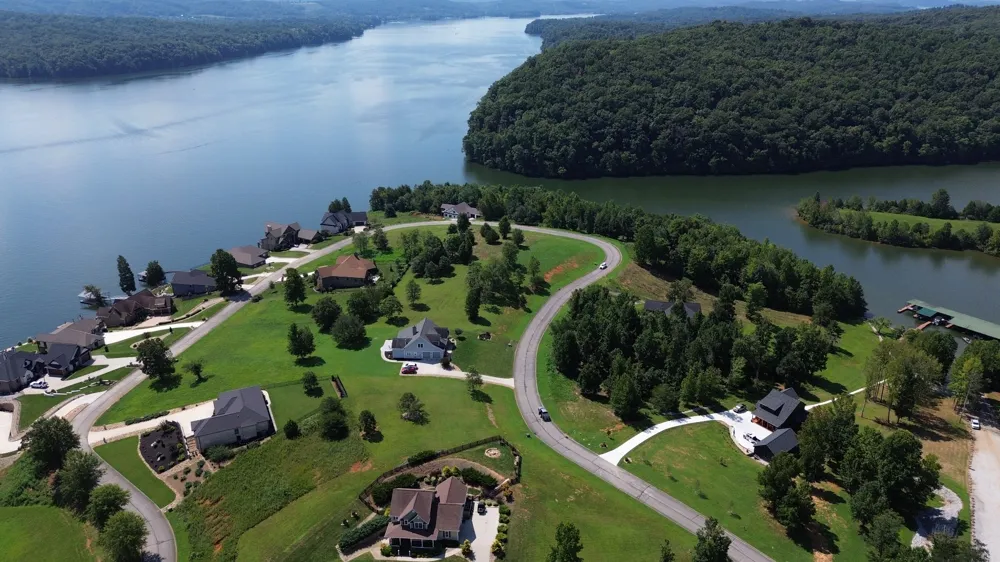 1 Serenity Dr Harriman, TN 37748