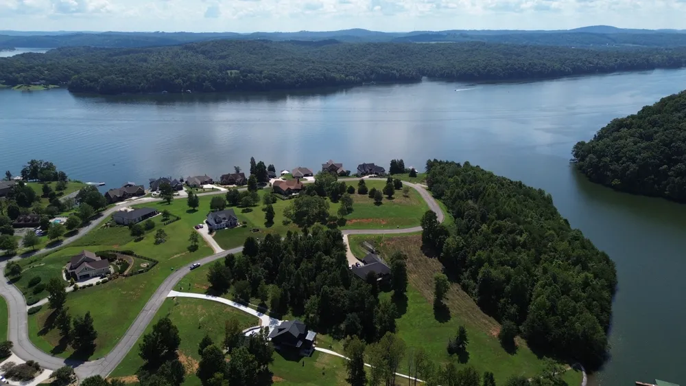 1 Serenity Dr Harriman, TN 37748