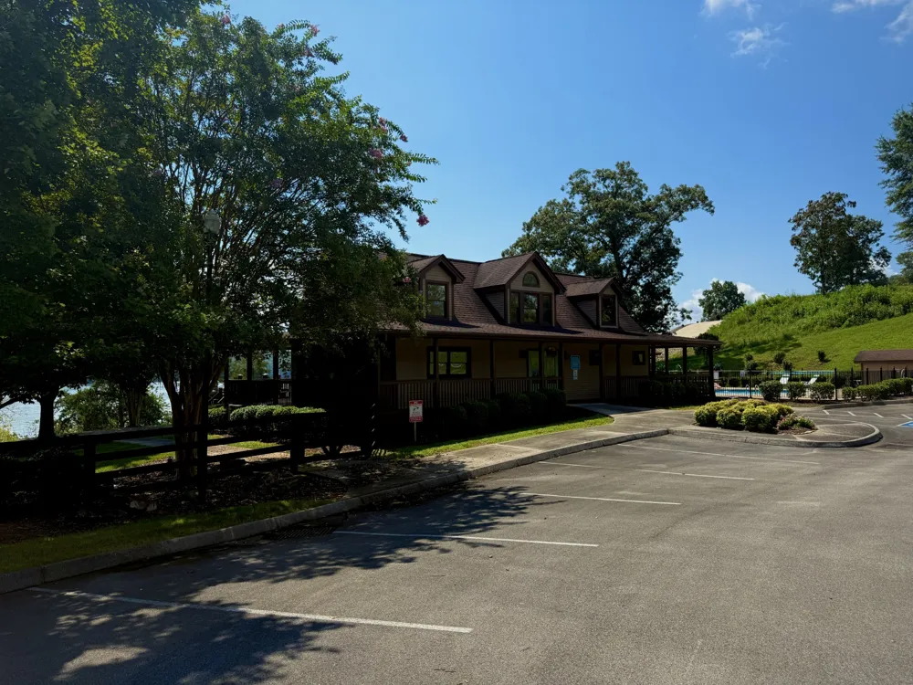 1 Serenity Dr Harriman, TN 37748